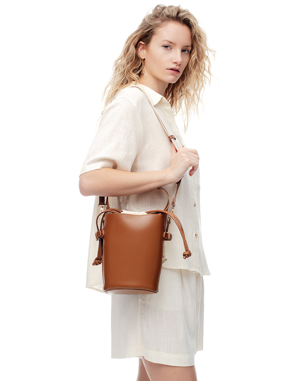 Bolso bucket café mujer