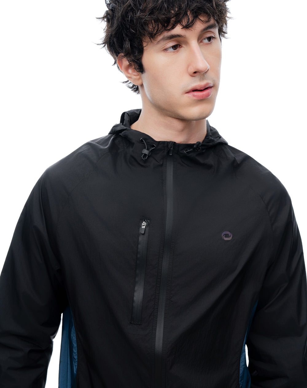 Chaqueta regular liviana negro hombre