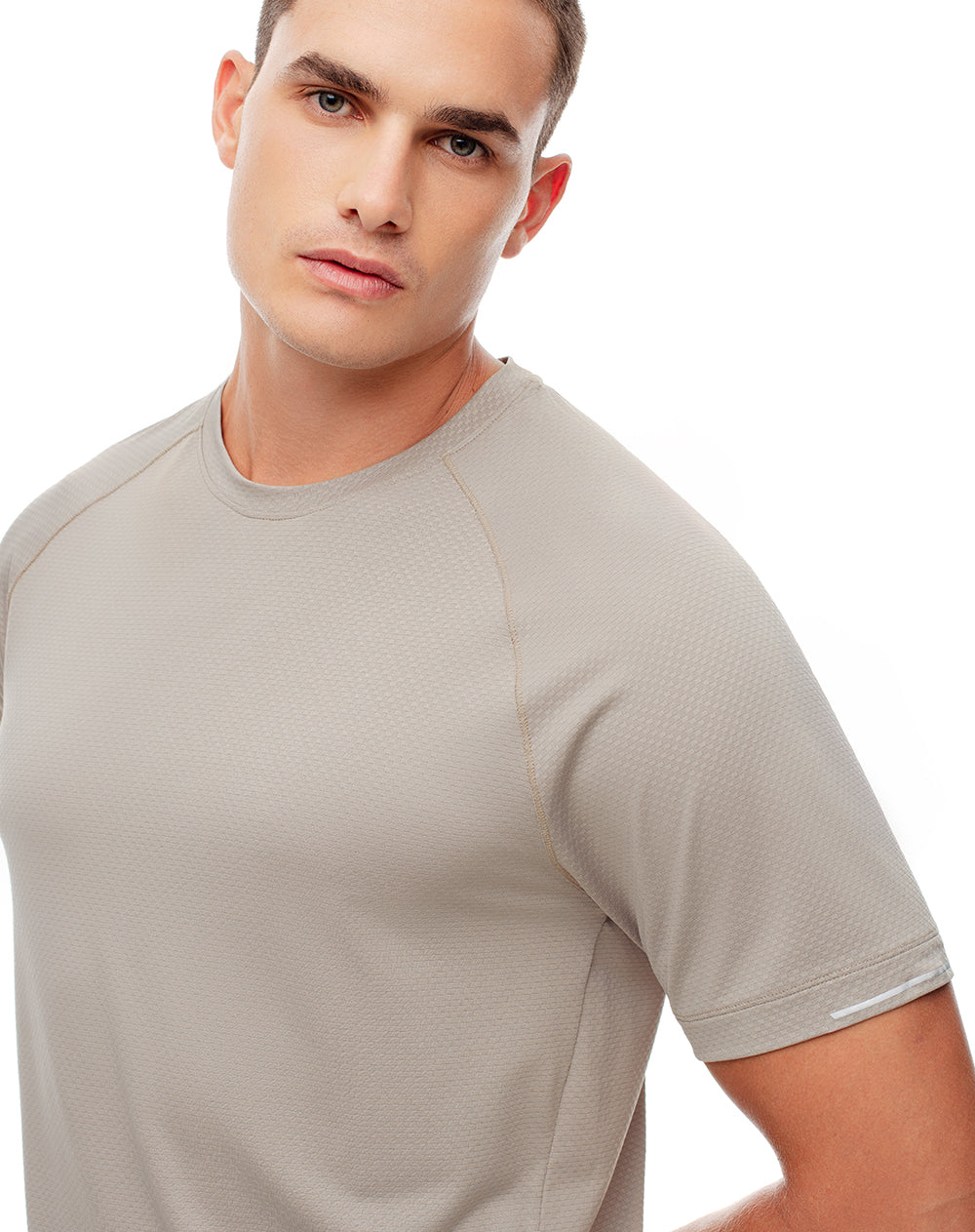 Camiseta deportiva hombre control humedad café