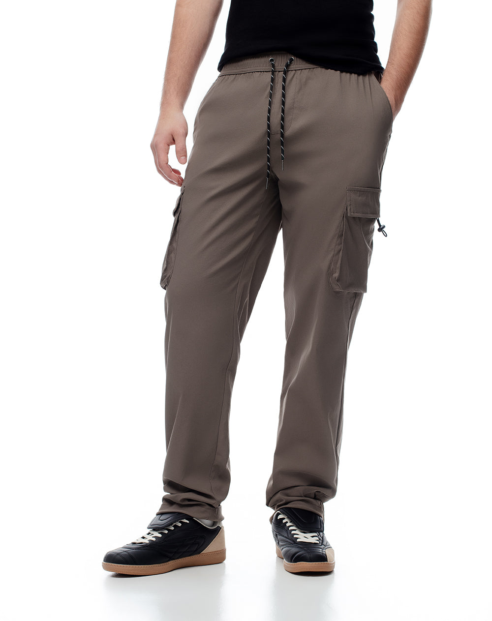 Pantalón regular fit tiro medio café