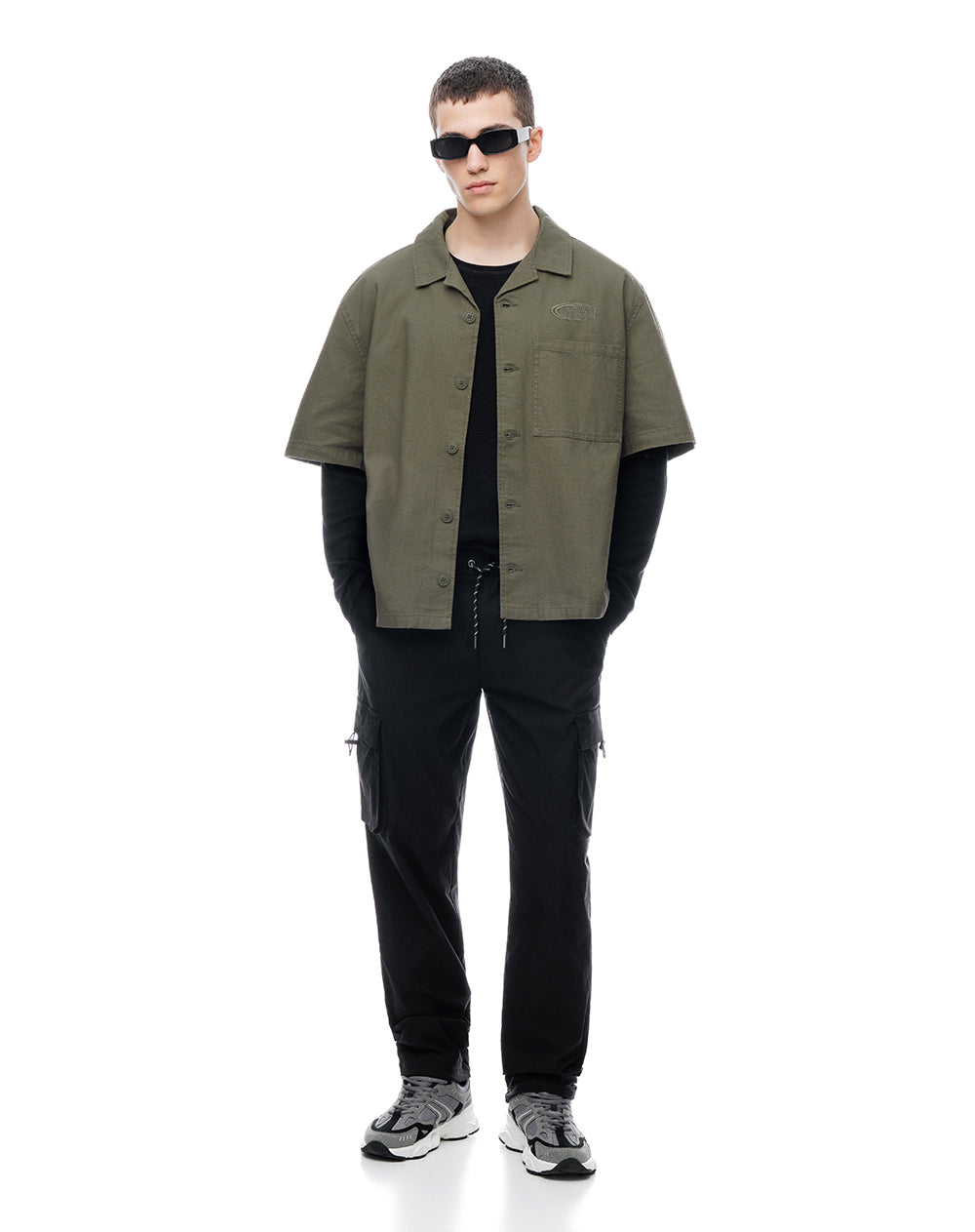 Pantalón cargo regular liviano negro hombre