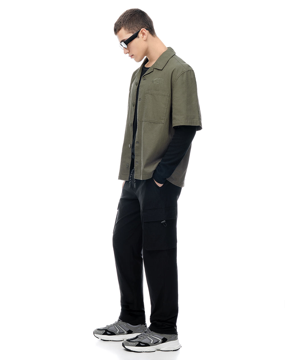 Pantalón cargo regular liviano negro hombre
