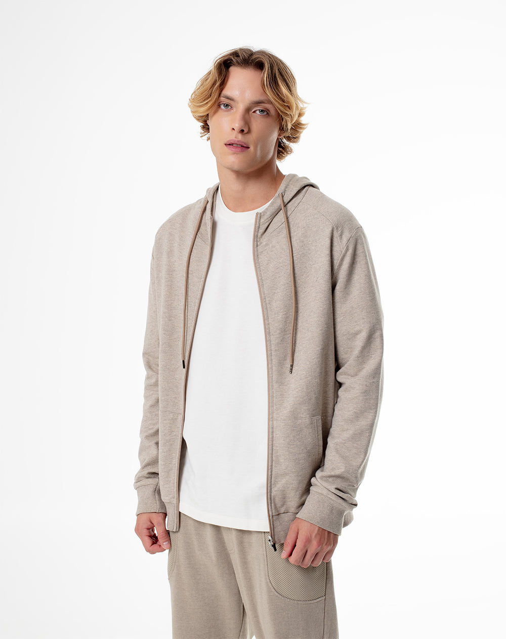 Chaqueta regular fit con capucha habana jaspeada