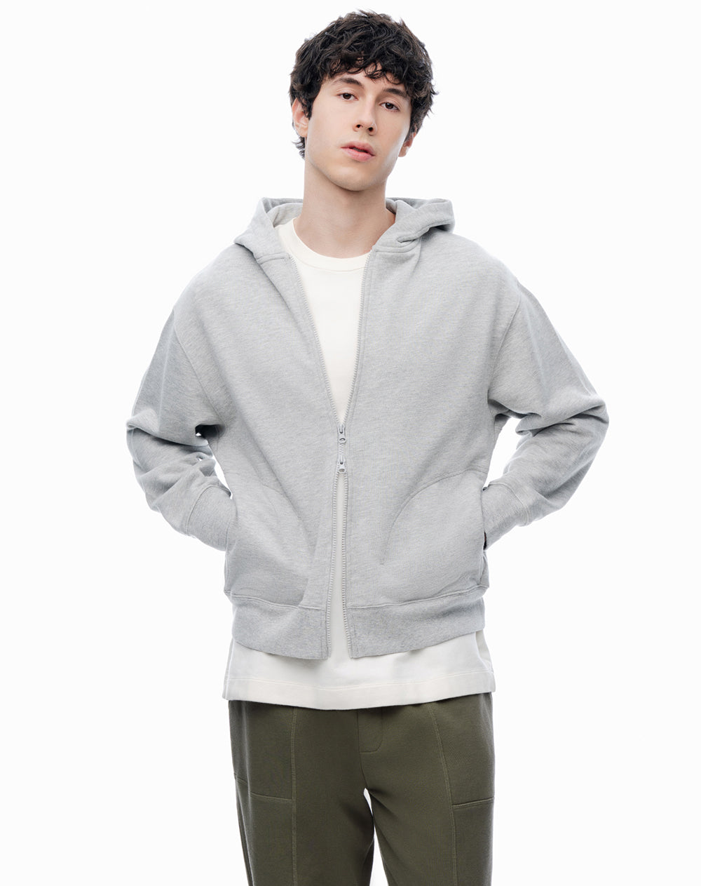 Buzo regular gris hombre