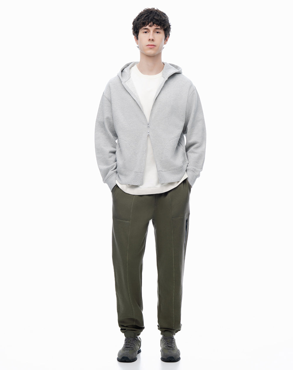 Buzo regular gris hombre