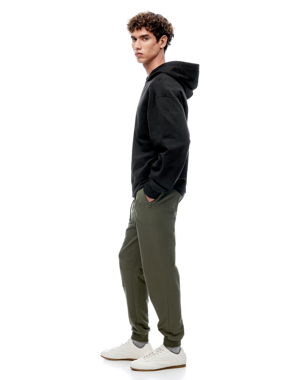 Jogger tiro medio relaxed café hombre