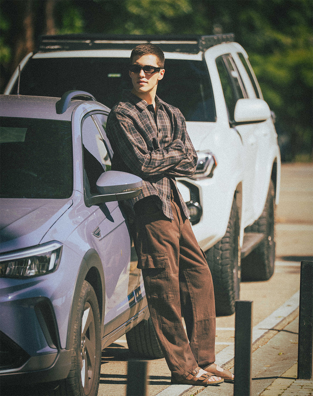 Jean cargo recto chocolate hombre