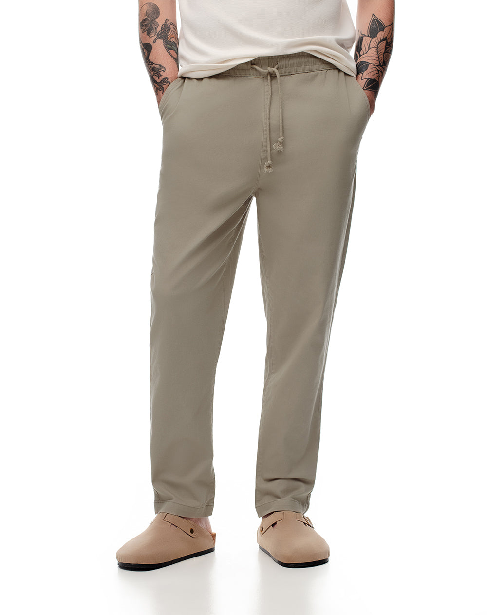 Pantalón regular fit tiro medio en drill taupe