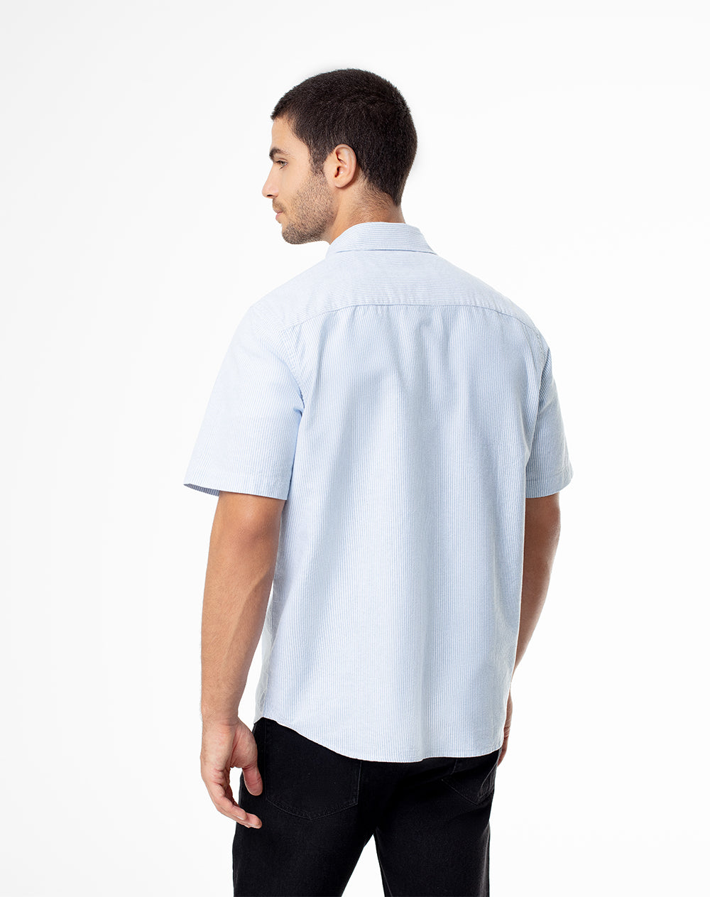 Camisa regular fit manga corta azul con rayas