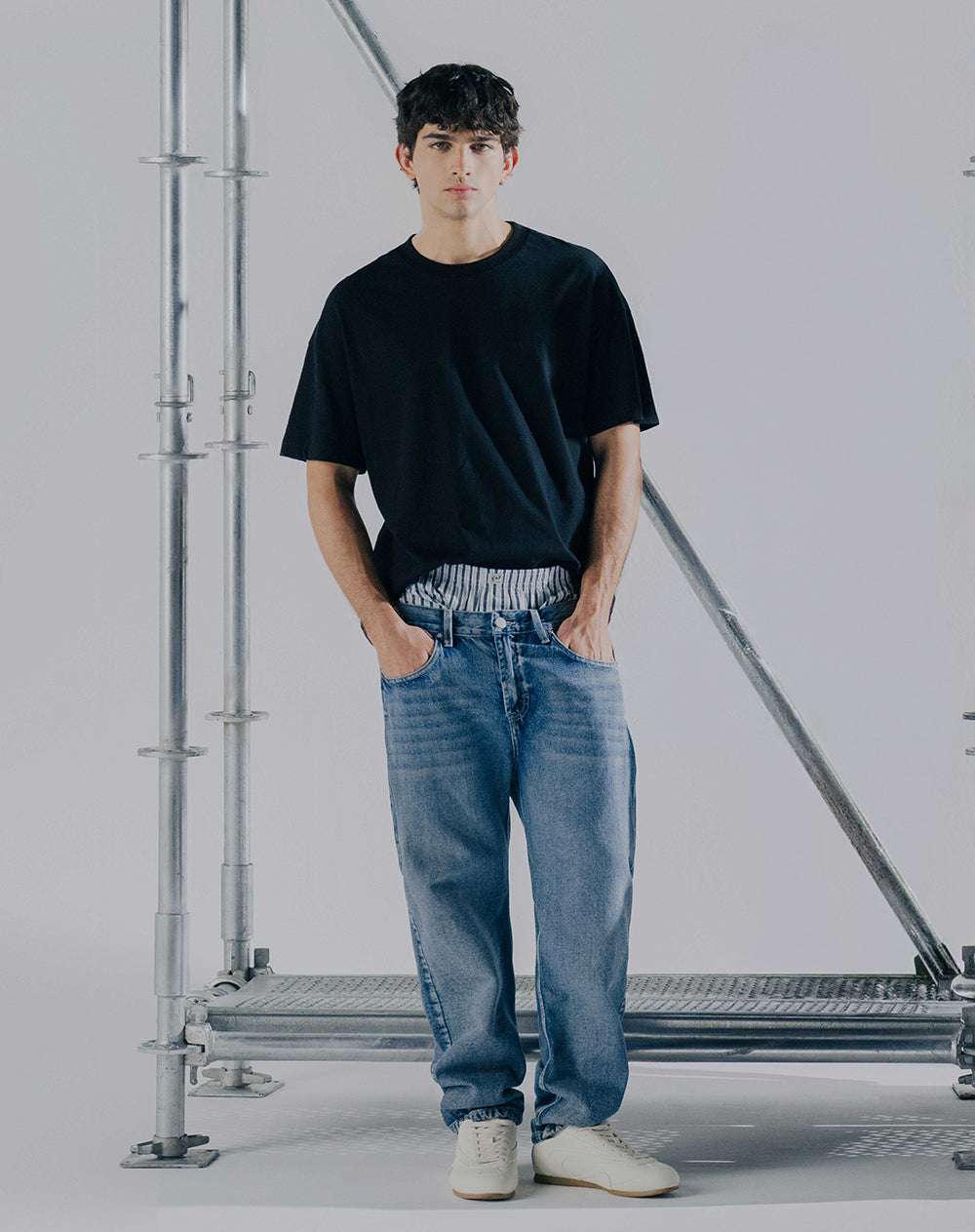 Jean tappered índigo medio hombre