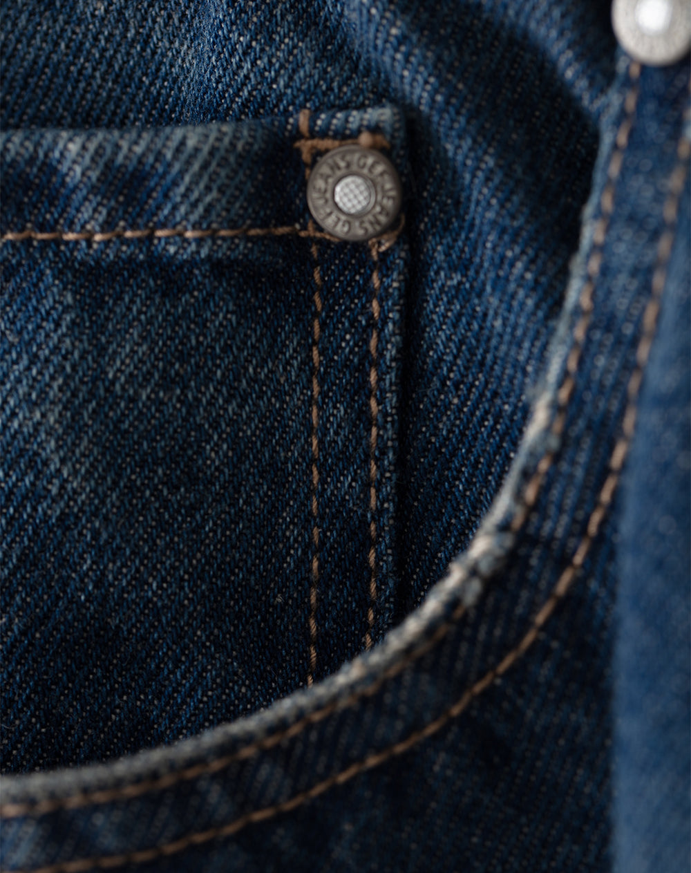 Jean regular fit tiro medio indigo oscuro
