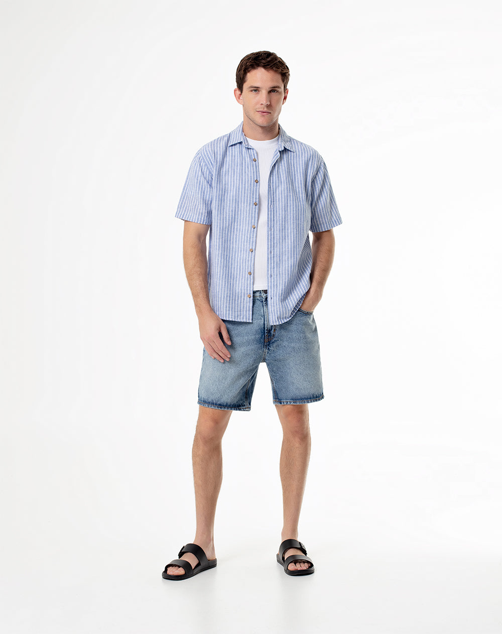 Camisa regular fit manga corta azul con rayas