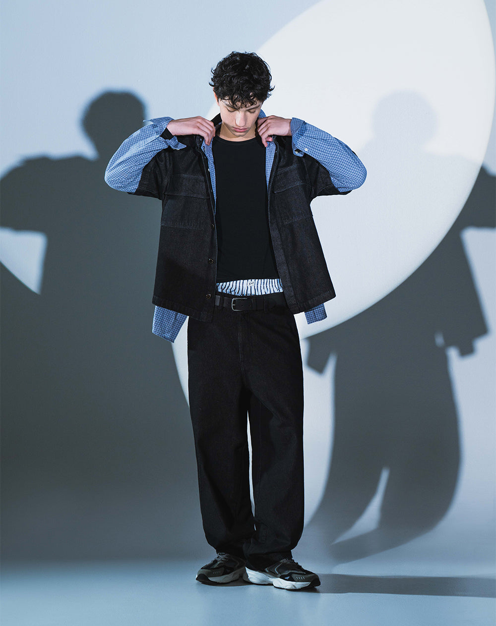 Jean regular fit tiro medio negro hombre