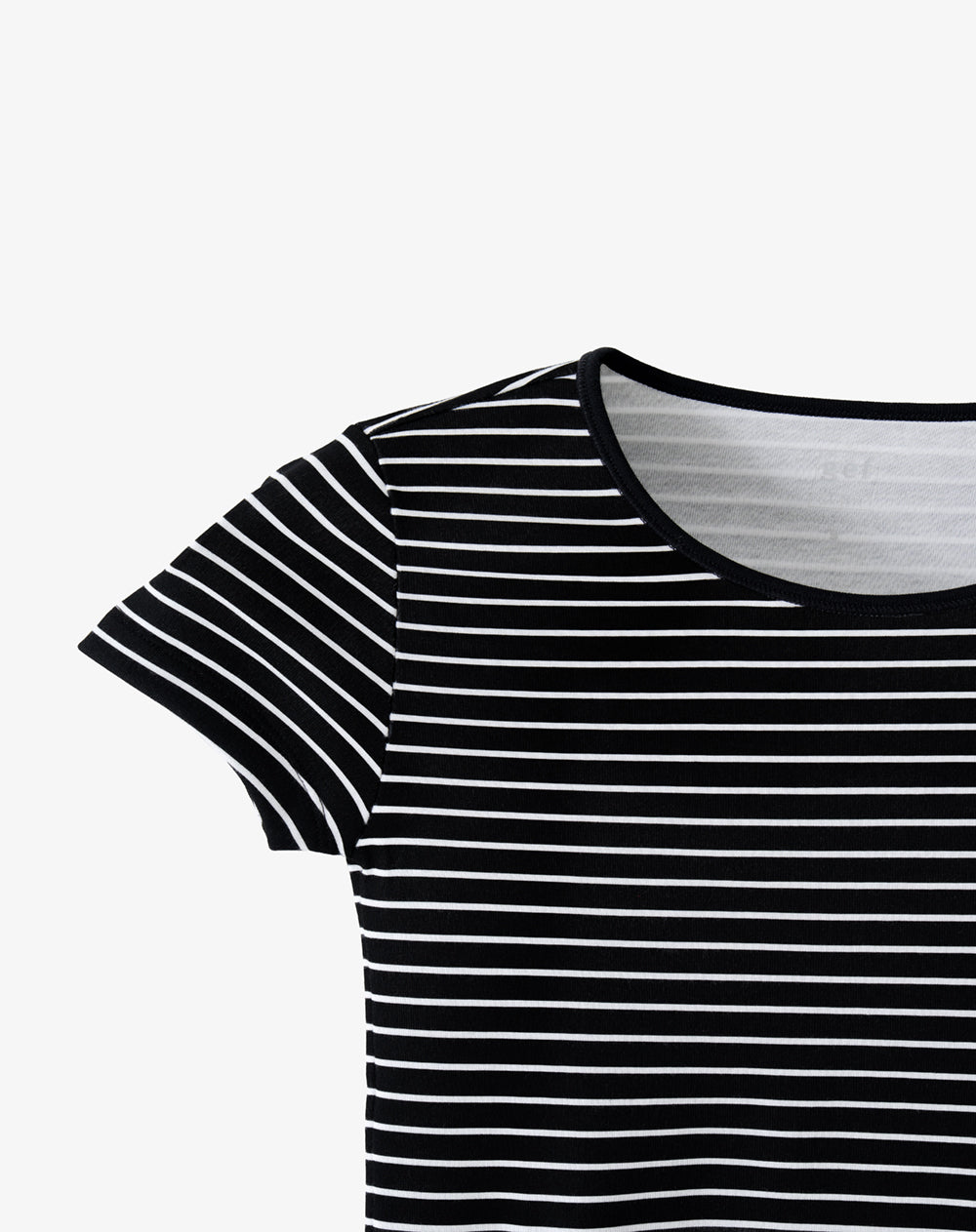 Camiseta slim fit manga corta negra rayas