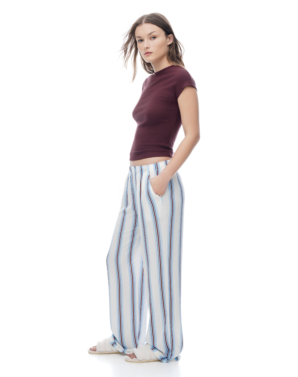 Pantalón relaxed tiro medio azul rayas mujer