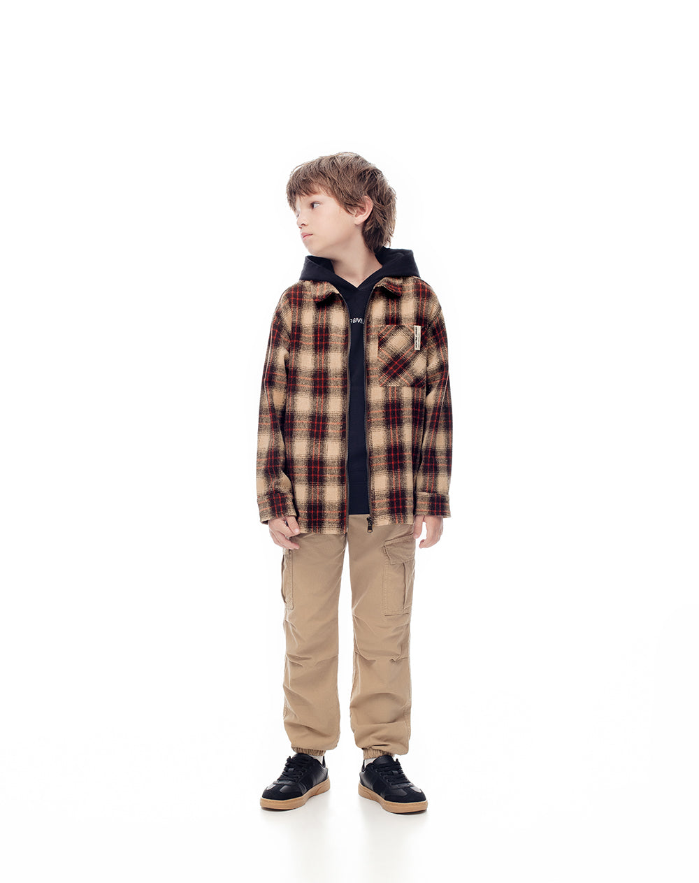 Camisa regular fit manga larga café con cuadros