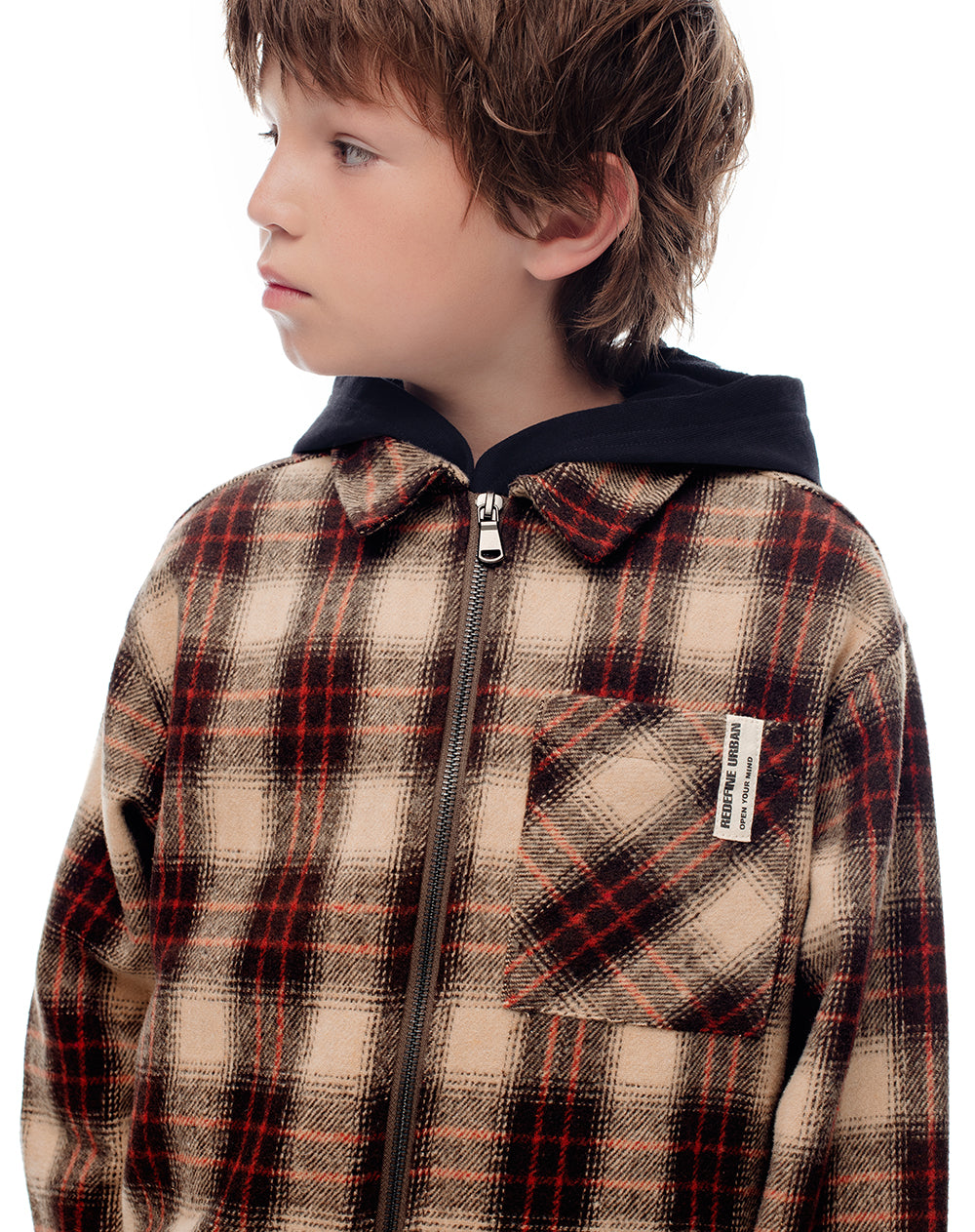 Camisa regular fit manga larga café con cuadros