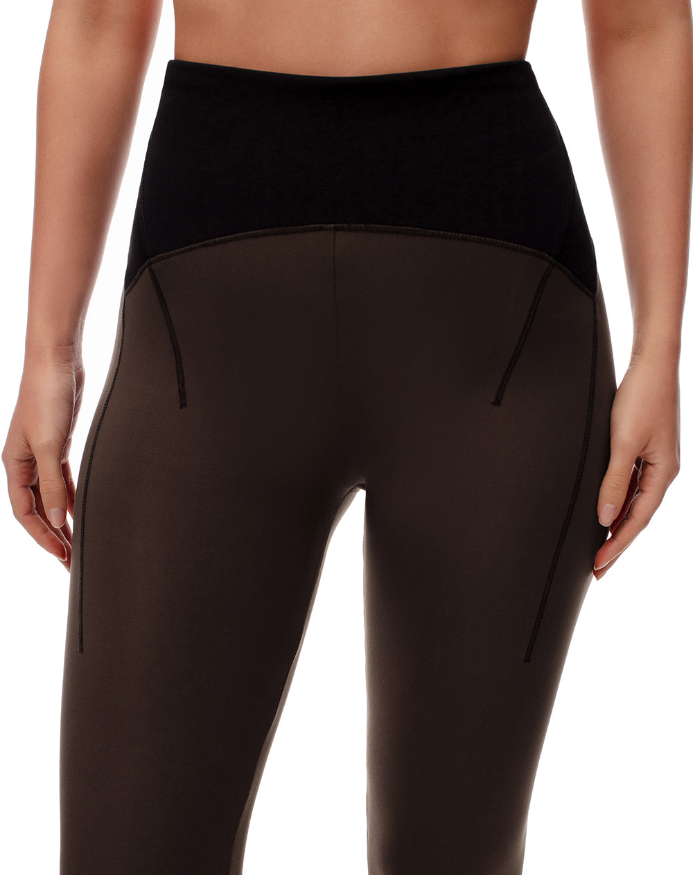 Pantalón fitted fit tiro alto chocolate