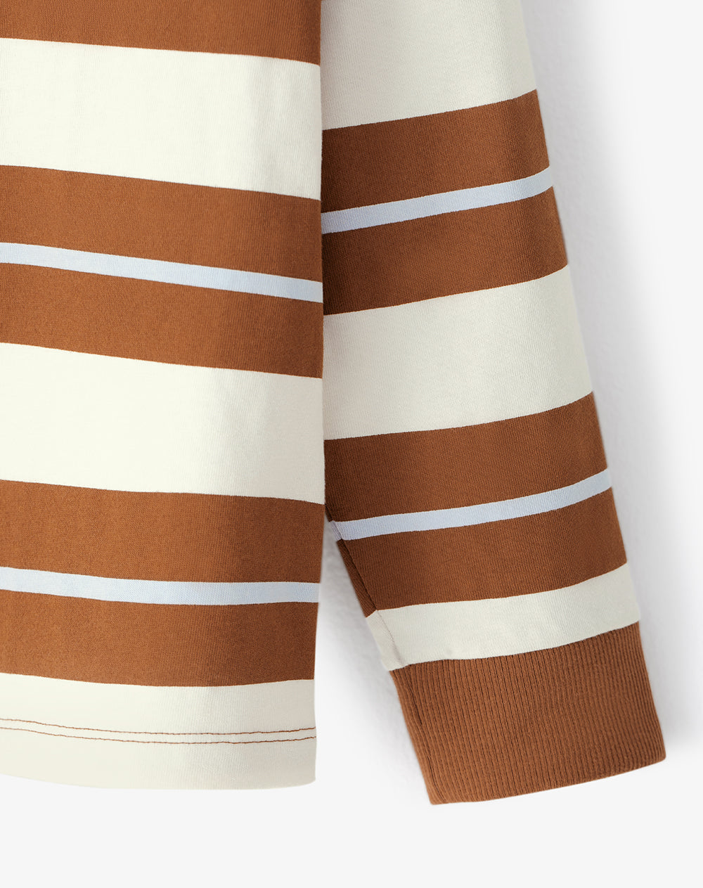 Camiseta regular fit manga larga cafe rayas