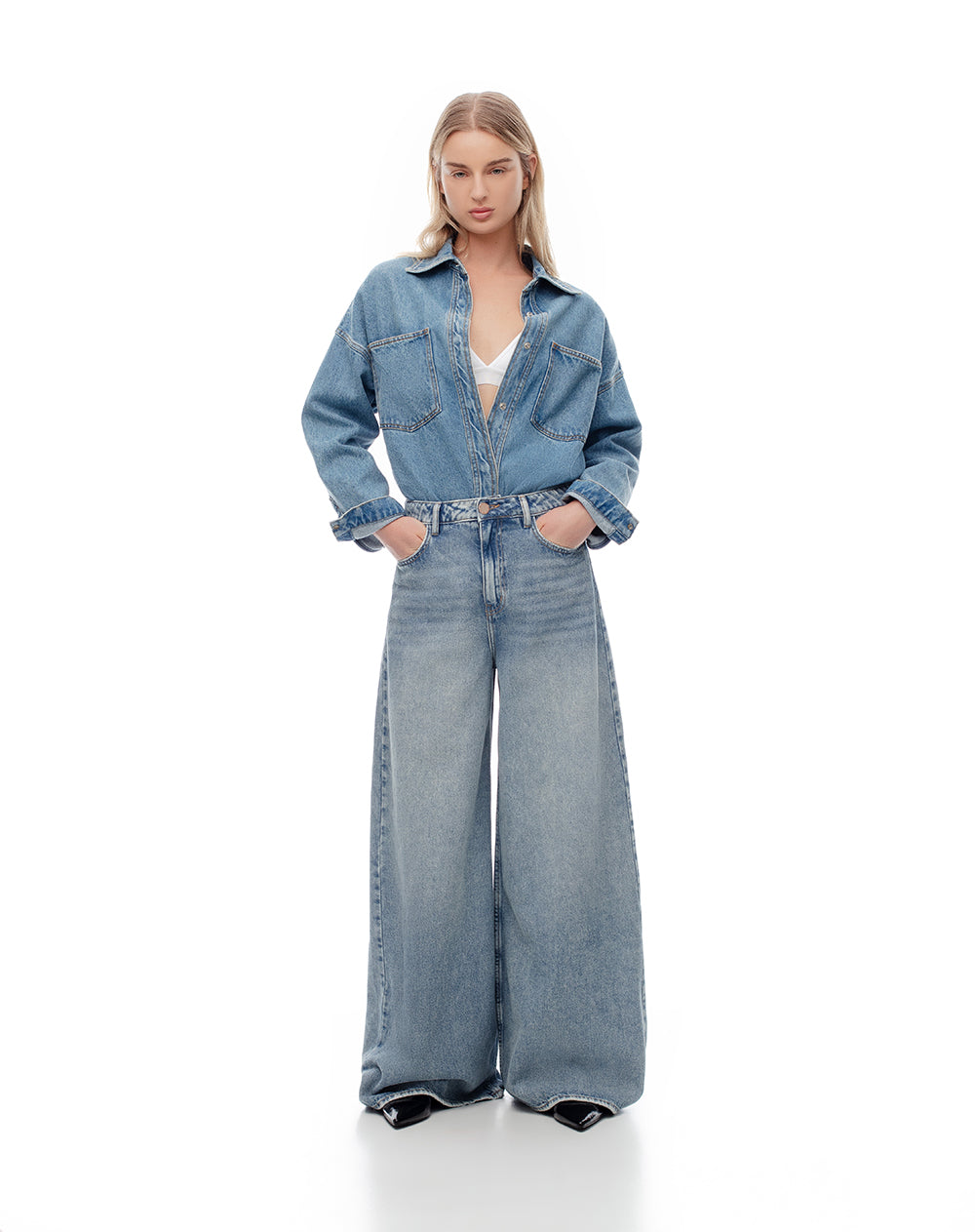 Jean loose fit tiro alto indigo claro