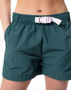 Short deportivo secado rápido verde para mujer