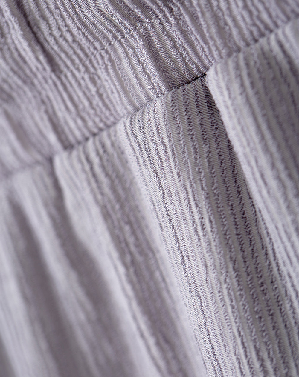 Pantalón relaxed fit tiro alto gris