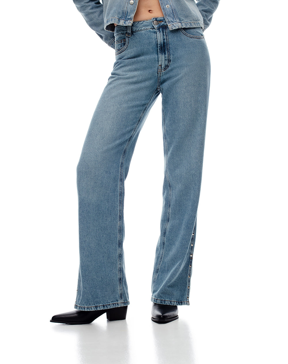 Jean flare fit tiro medio indigo