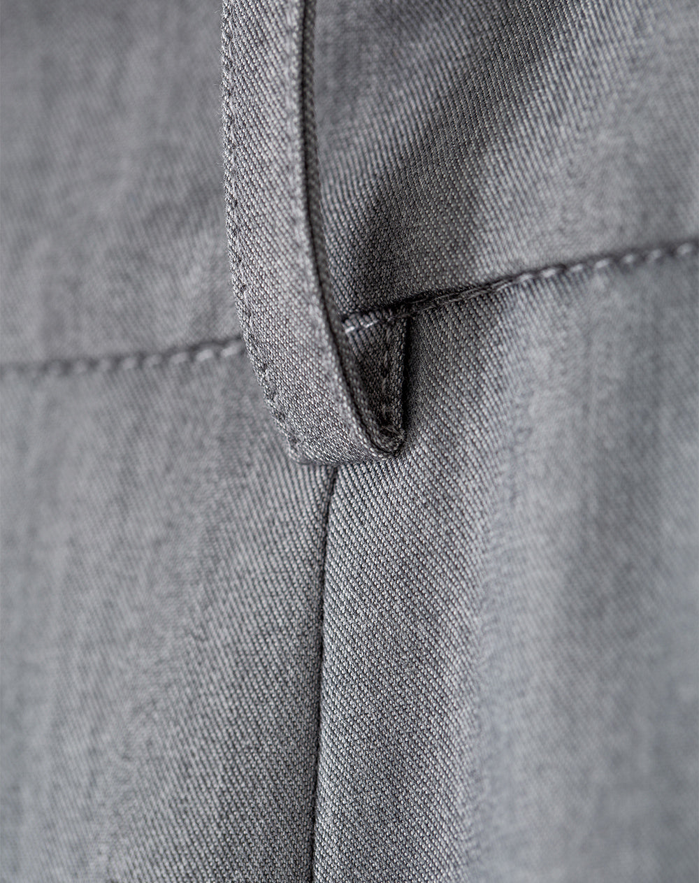 Pantalón de vestir tiro alto pliegues delanteros gris para mujer