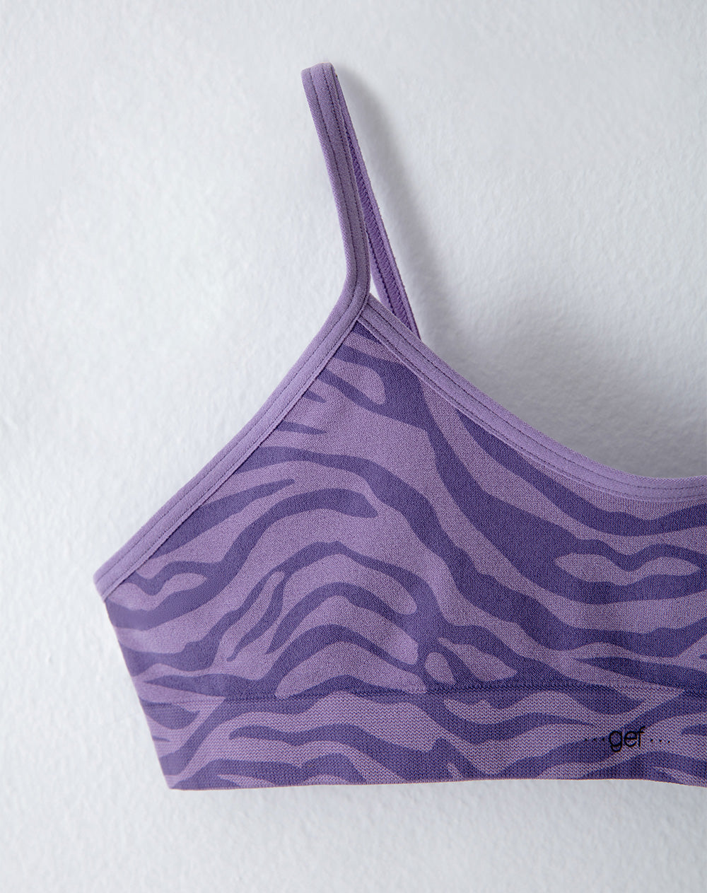 Top en tiras delgadas soporte bajo lila estampado