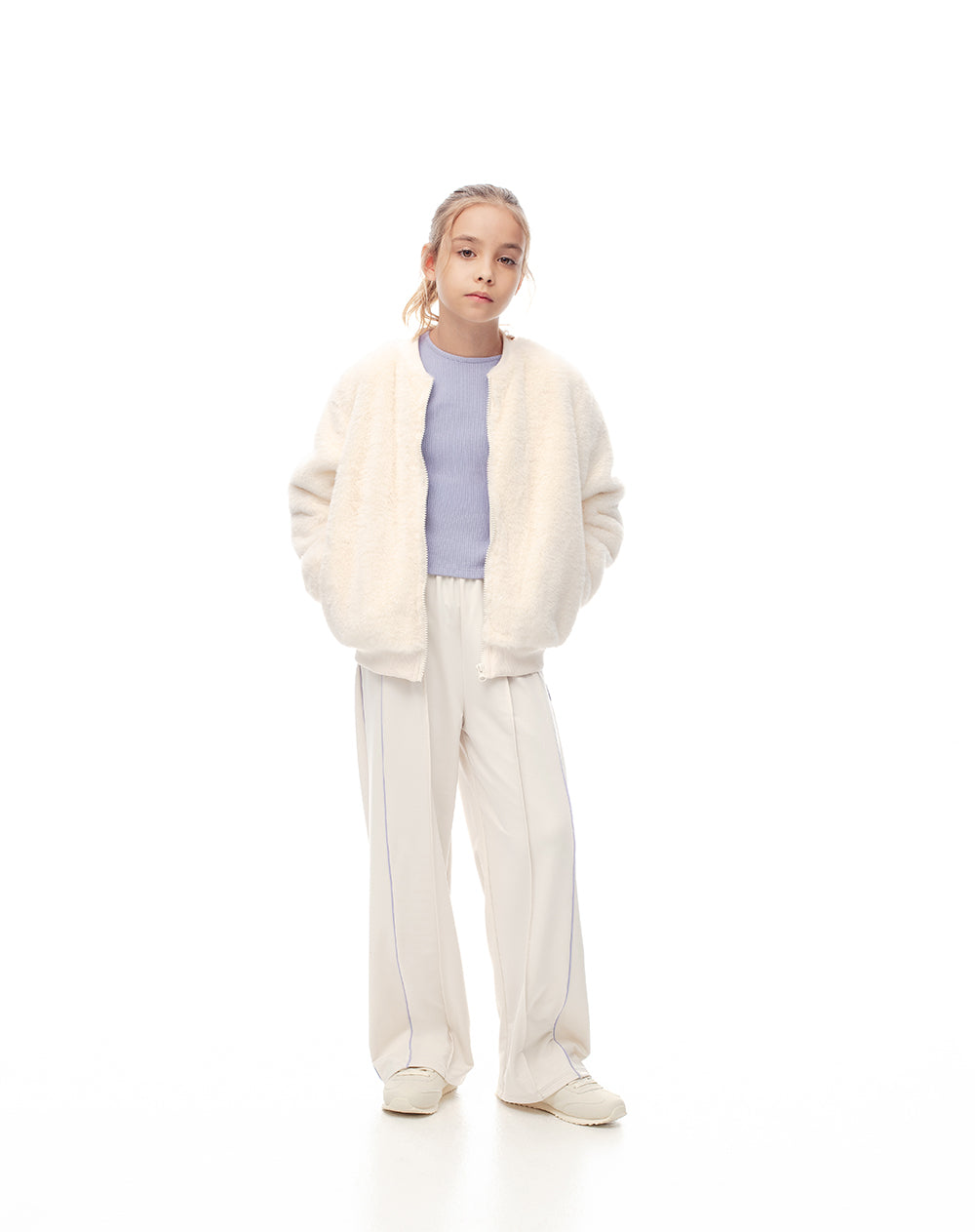 Pantalón relaxed fit tiro medio crema