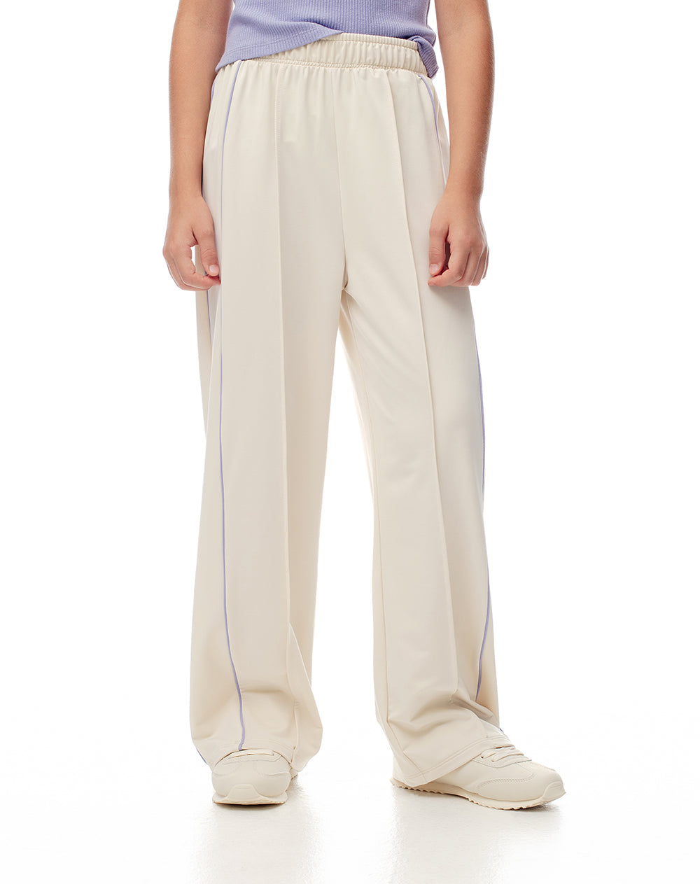 Pantalón relaxed fit tiro medio crema