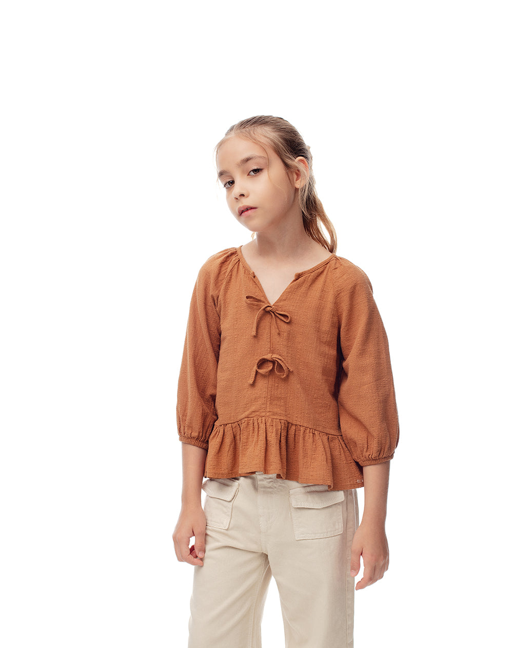 Camisa regular fit manga 3/4 caramelo