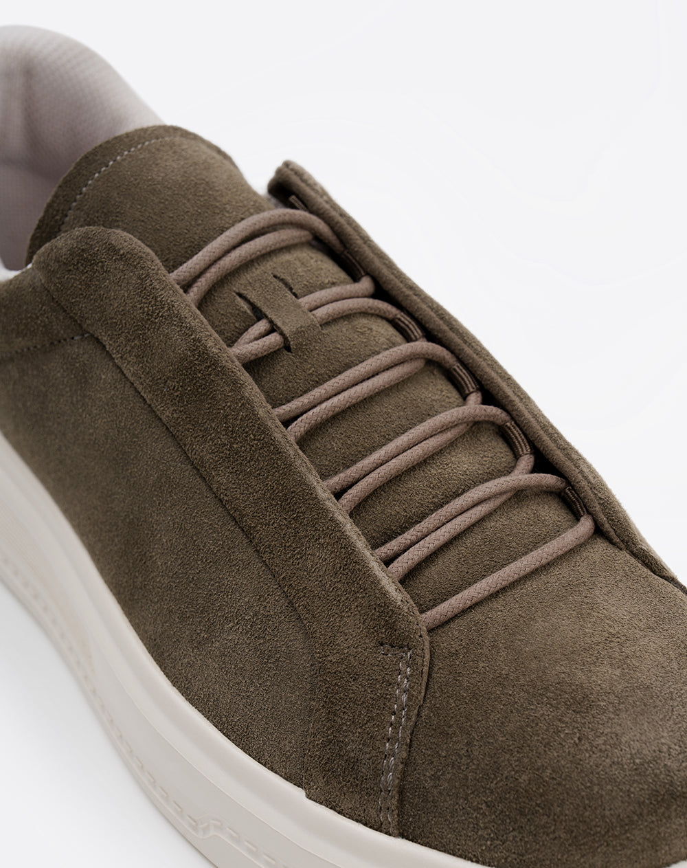 Tenis casuales tipo gamuza gris hombre