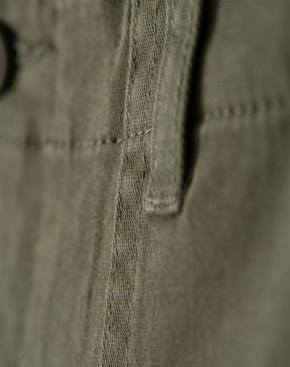 Pantalón regular fit tiro medio verde