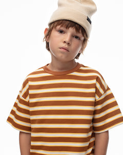 Camiseta regular algodón café rayas niño