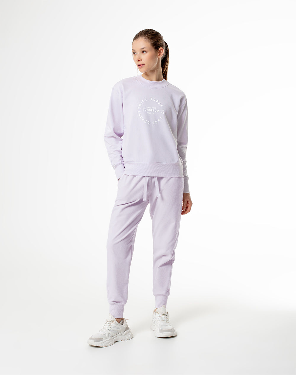 Buzo regular fit lila claro