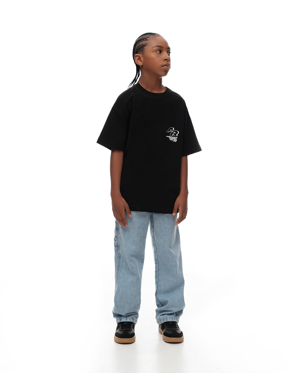 Camiseta regular fit manga corta negra