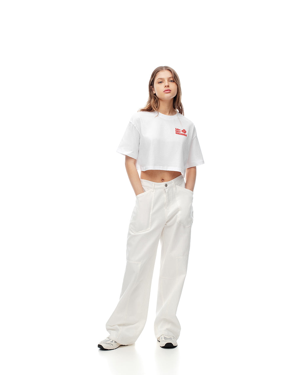 Camiseta crop regular algodón blanca estampada mujer