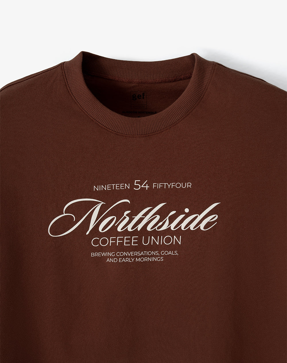 Camiseta relaxed fit manga corta café