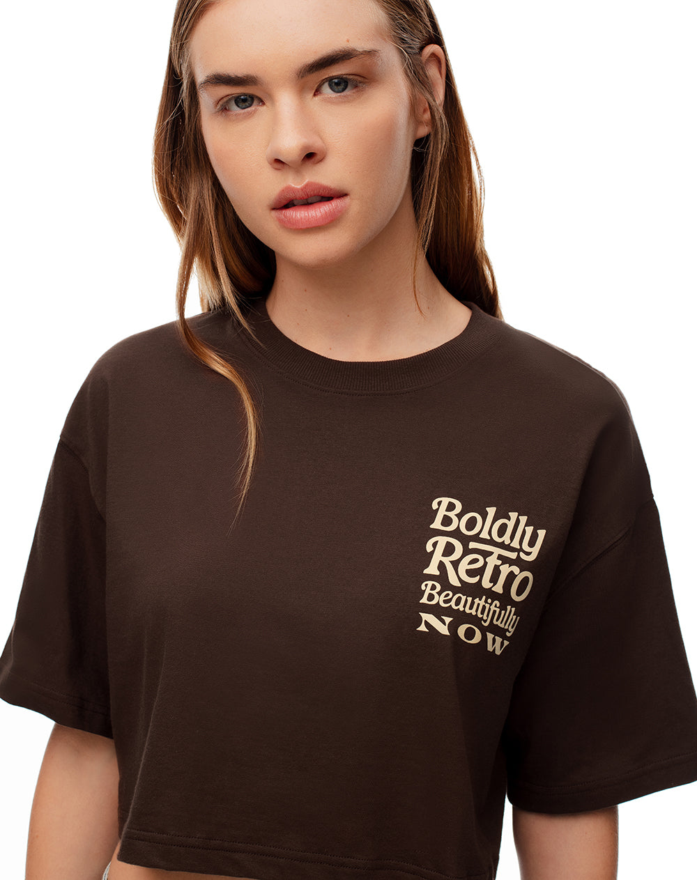 Camiseta relaxed fit manga corta chocolate