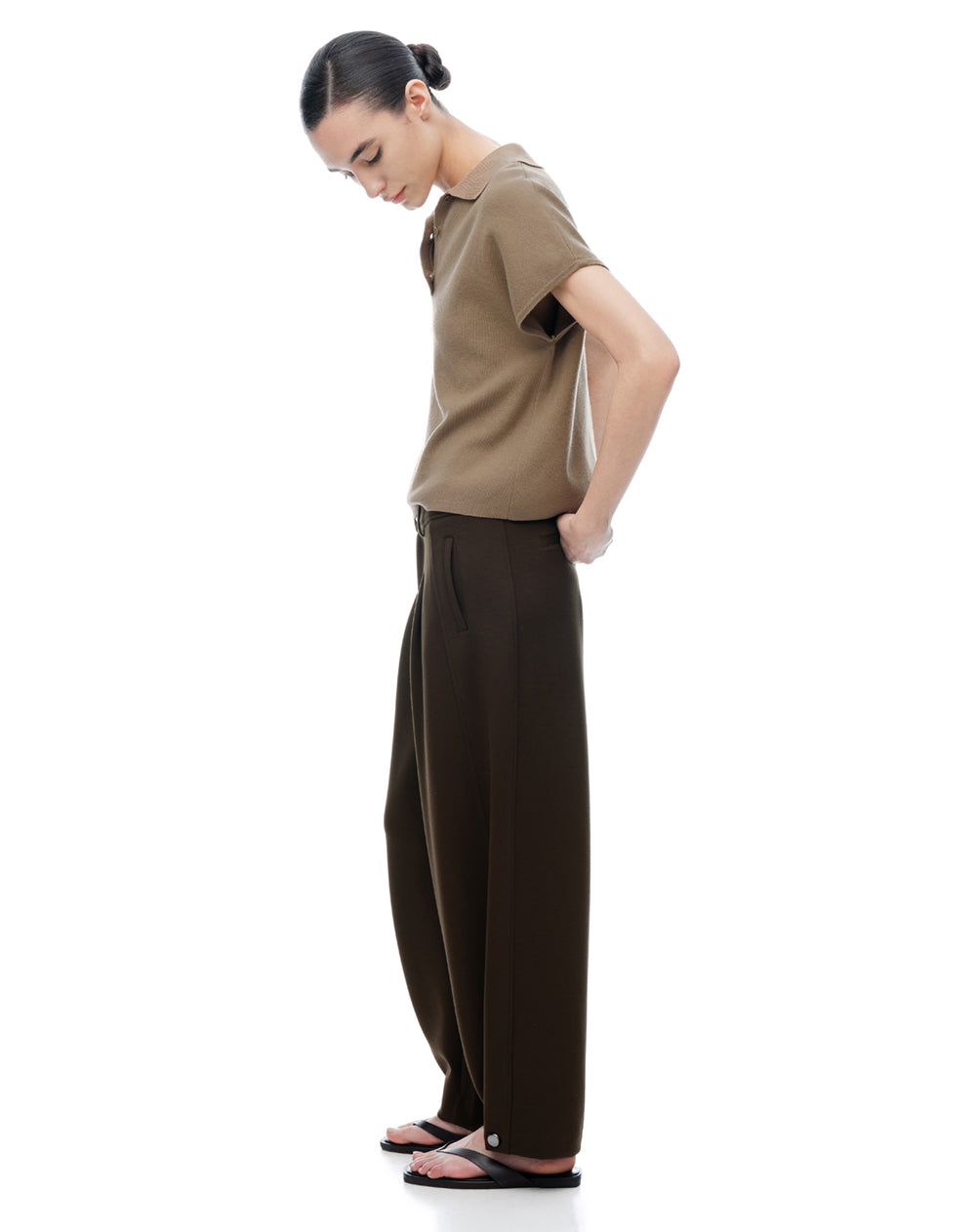 Pantalón loose tiro medio chocolate mujer
