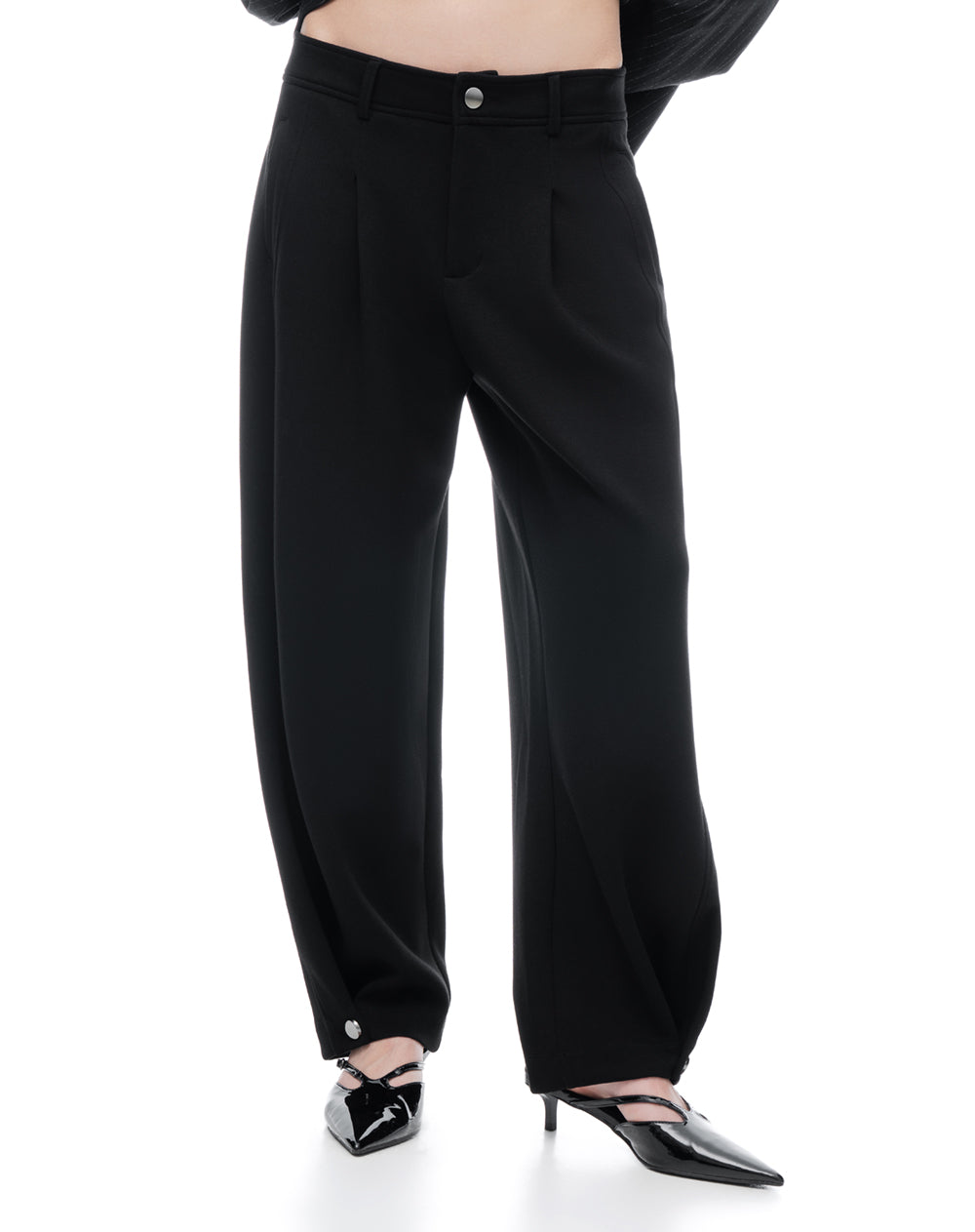 Pantalón loose tiro medio negro mujer