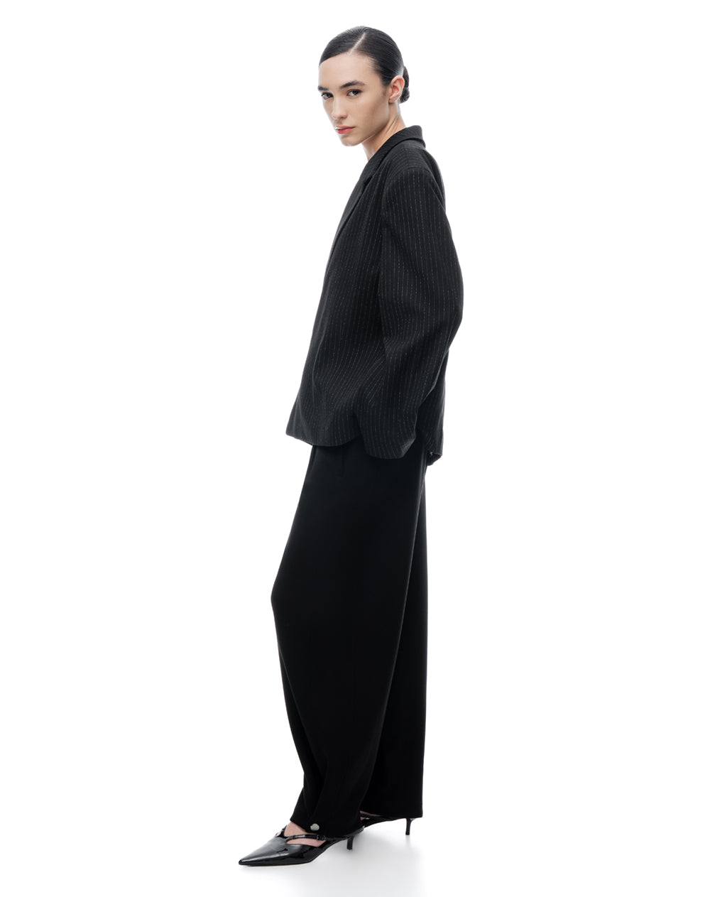 Pantalón loose tiro medio negro mujer