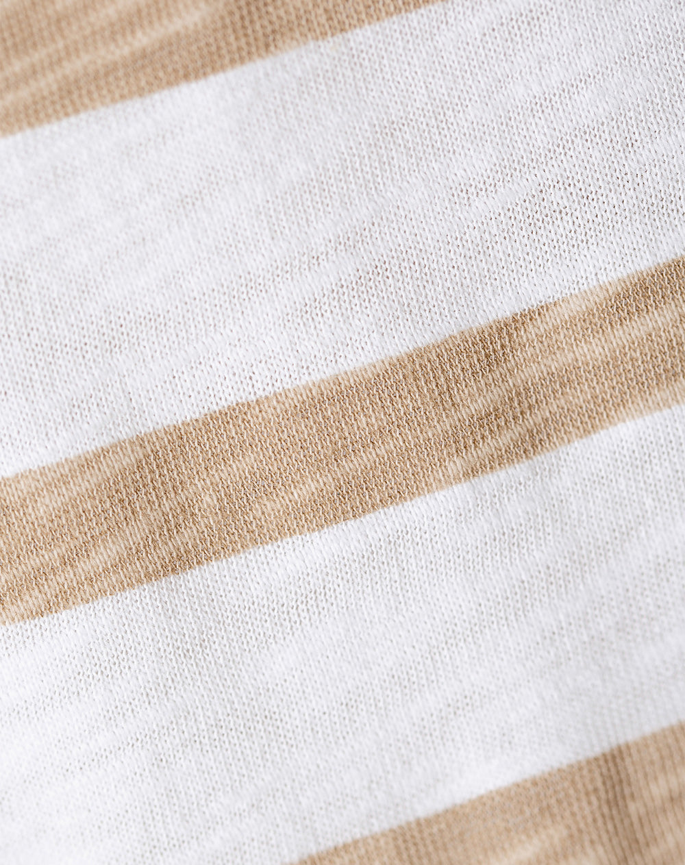 Camiseta regular fit manga corta blanca con rayas caqui