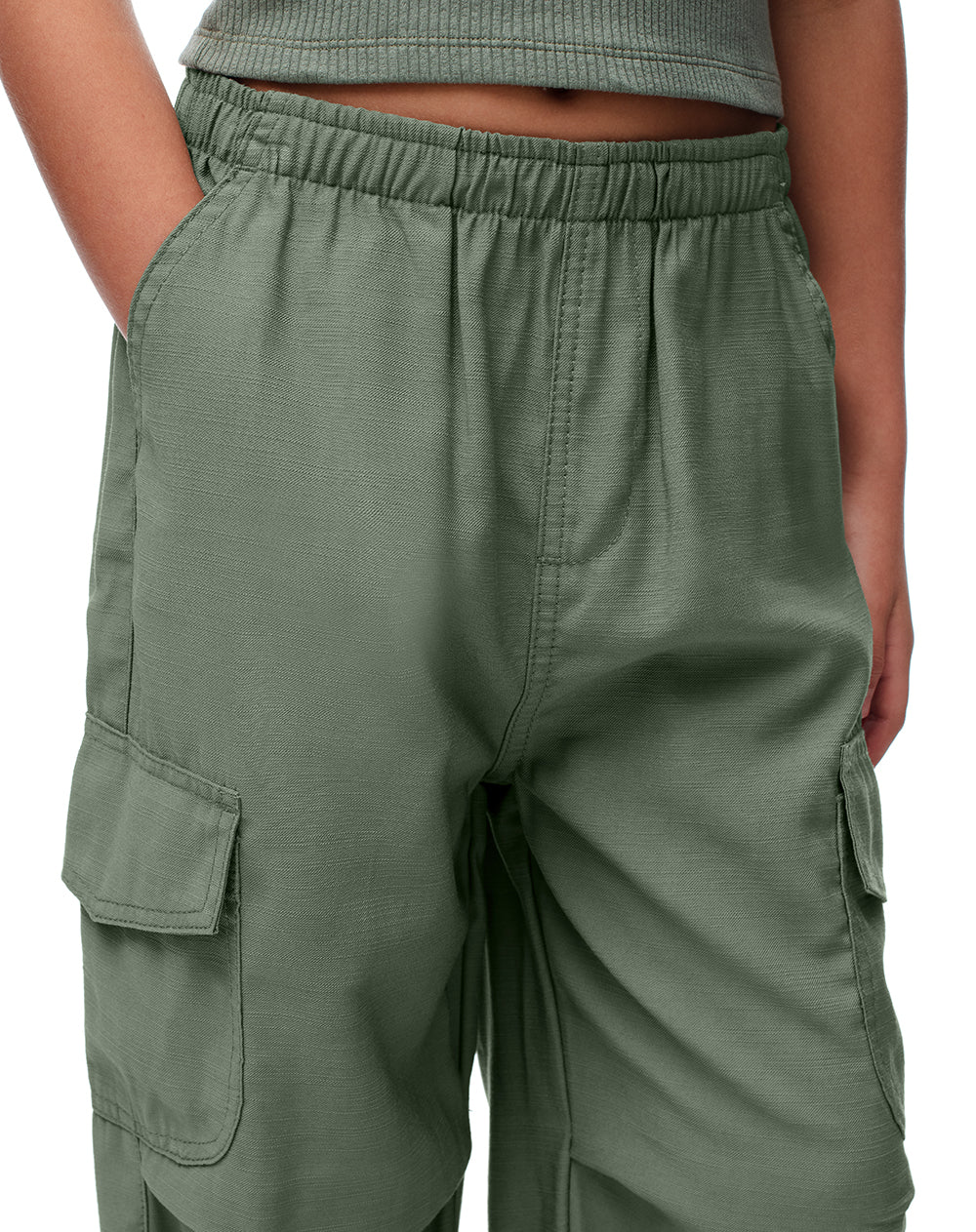 Jogger cargo tiro medio verde niña
