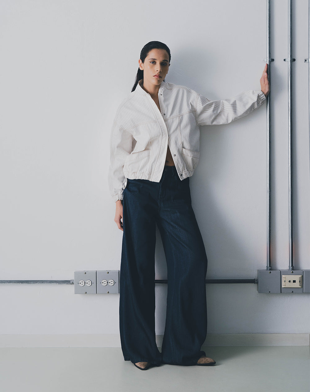 Jean wide leg tiro medio índigo oscuro mujer