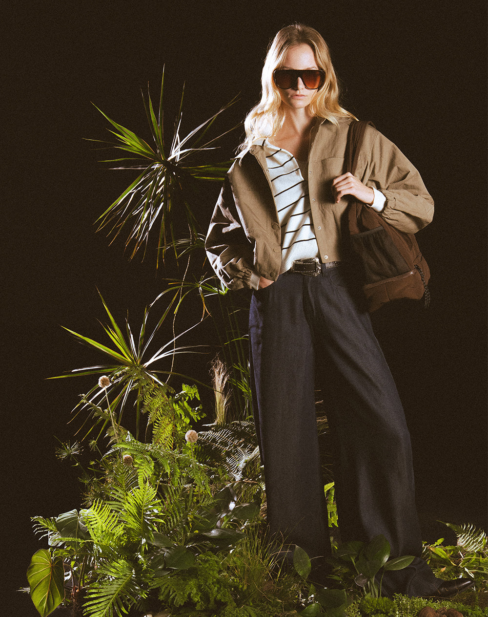 Jean wide leg tiro medio índigo oscuro mujer