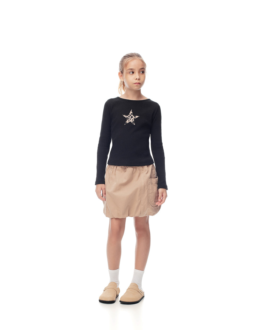 Camibuzo regular algodón negra estampado niña