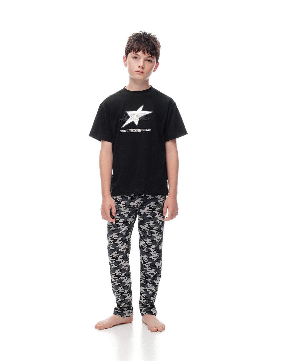 Pijama regular fit manga corta negro estampado