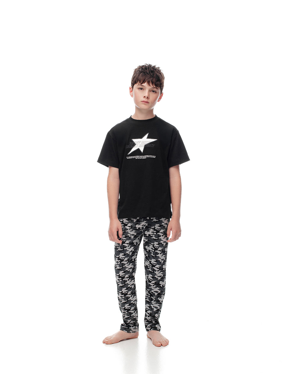 Pijama regular fit manga corta negro estampado